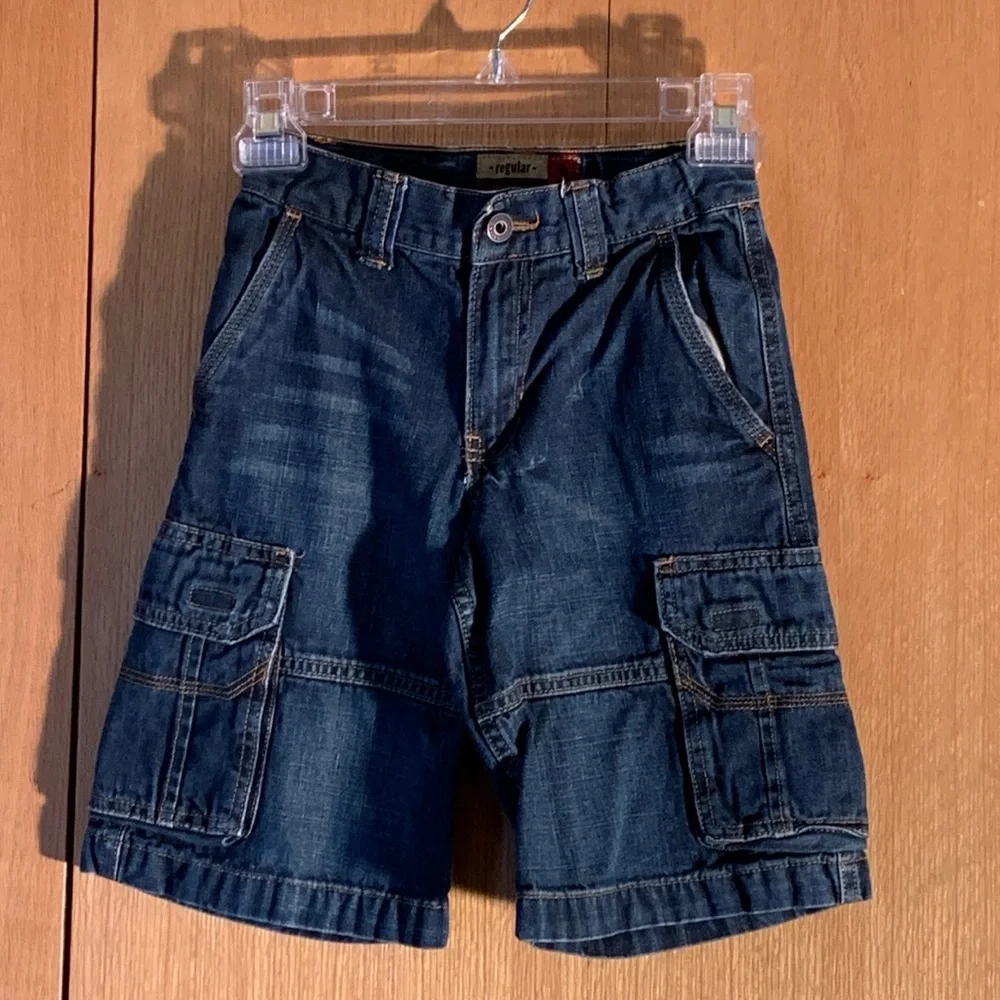 Old Navy size 8 slim heavy denim cargo jean shorts adjustable waist 6 pocket EUC